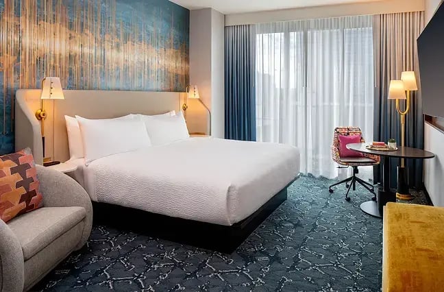 73865433007-tempoby-hilton-nashville-standard-king.jpg-1