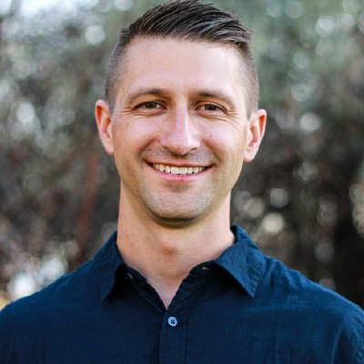 headshot-Taylor-Jeffery